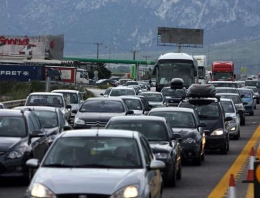 Μετά από 5 και πλέον ώρες άνοιξε η Εθνική Αθηνών-Λαμίας από τους αλλοδαπούς!